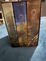 The last hours Hardbacks (Chain of gold, iron, thorns)