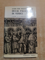 Guide for visitor che Ducal palace in Venice